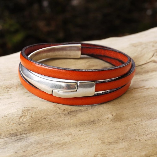 Bracelet cuir femme fait main demi-jonc argent cuir orange