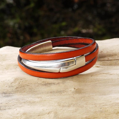 Bracelet cuir femme fait main demi-jonc argent cuir orange