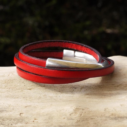 Bracelet cuir femme fait main demi-jonc argent cuir rouge